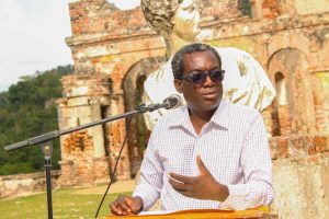 Picadura de recordatorio al embajador Ángel Lockward